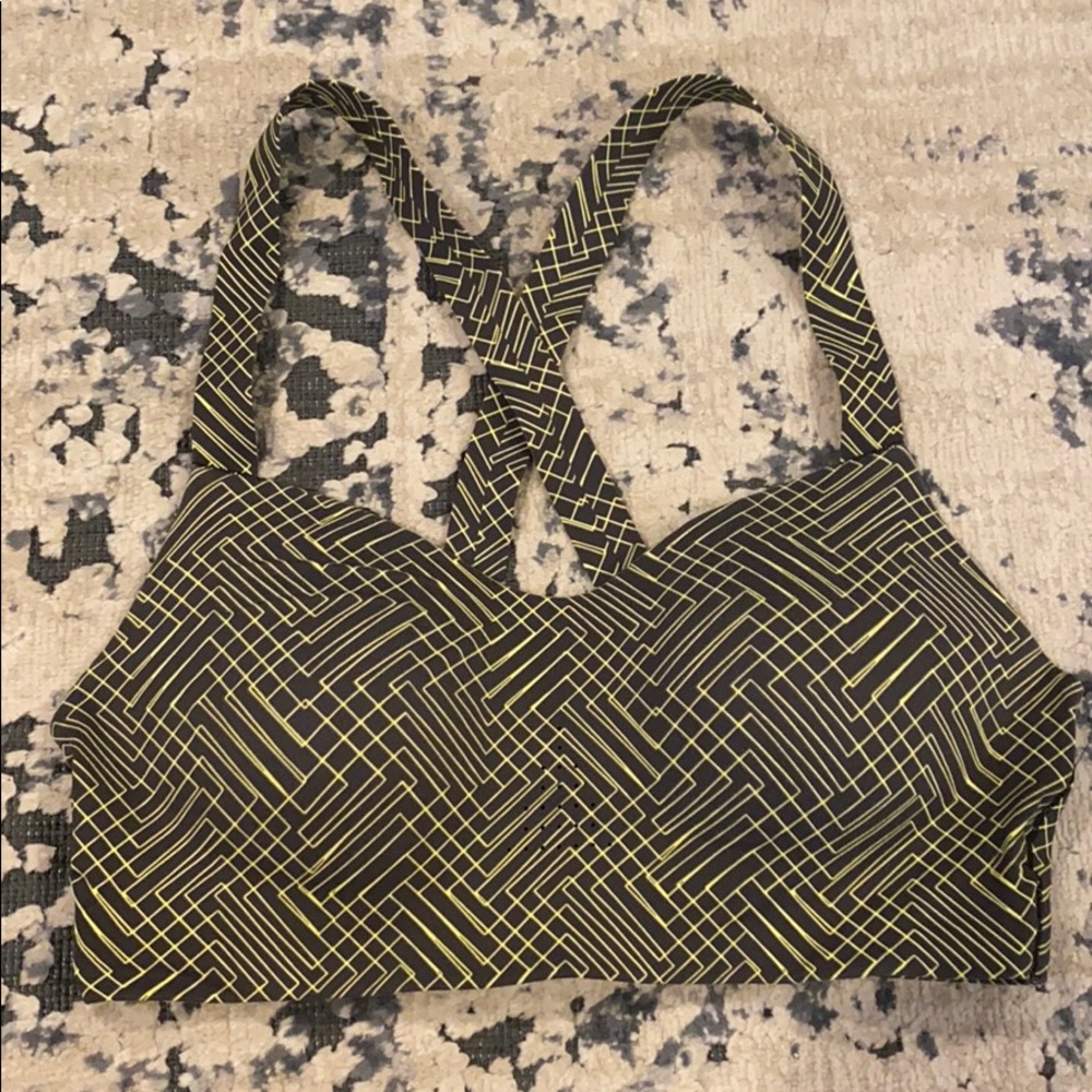 Uniqlo sports bra
